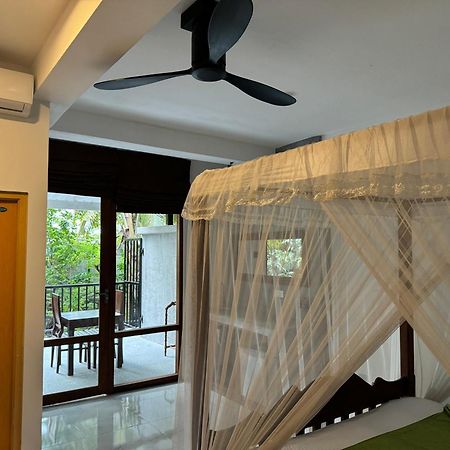 Brinkhouse Guesthouse , Unawatuna Beach Экстерьер фото