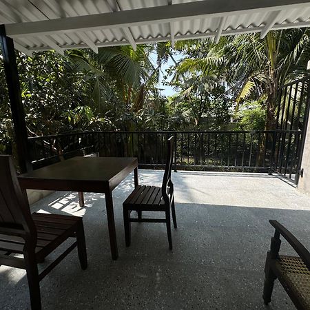 Brinkhouse Guesthouse , Unawatuna Beach Экстерьер фото