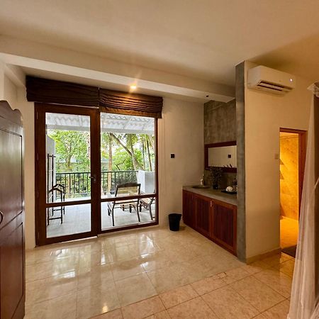 Brinkhouse Guesthouse , Unawatuna Beach Экстерьер фото