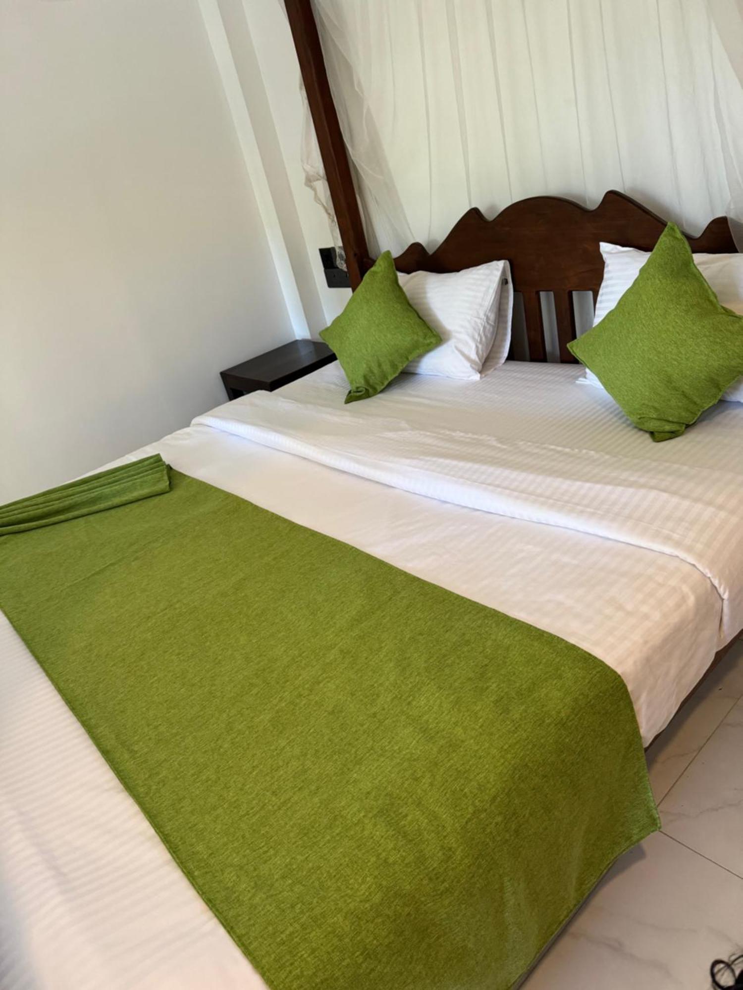 Brinkhouse Guesthouse , Unawatuna Beach Экстерьер фото