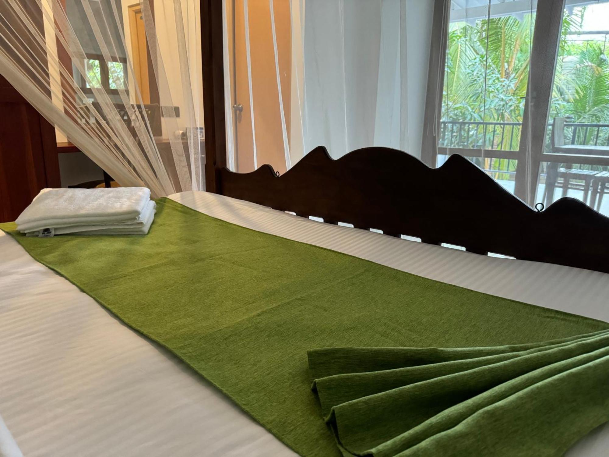 Brinkhouse Guesthouse , Unawatuna Beach Экстерьер фото