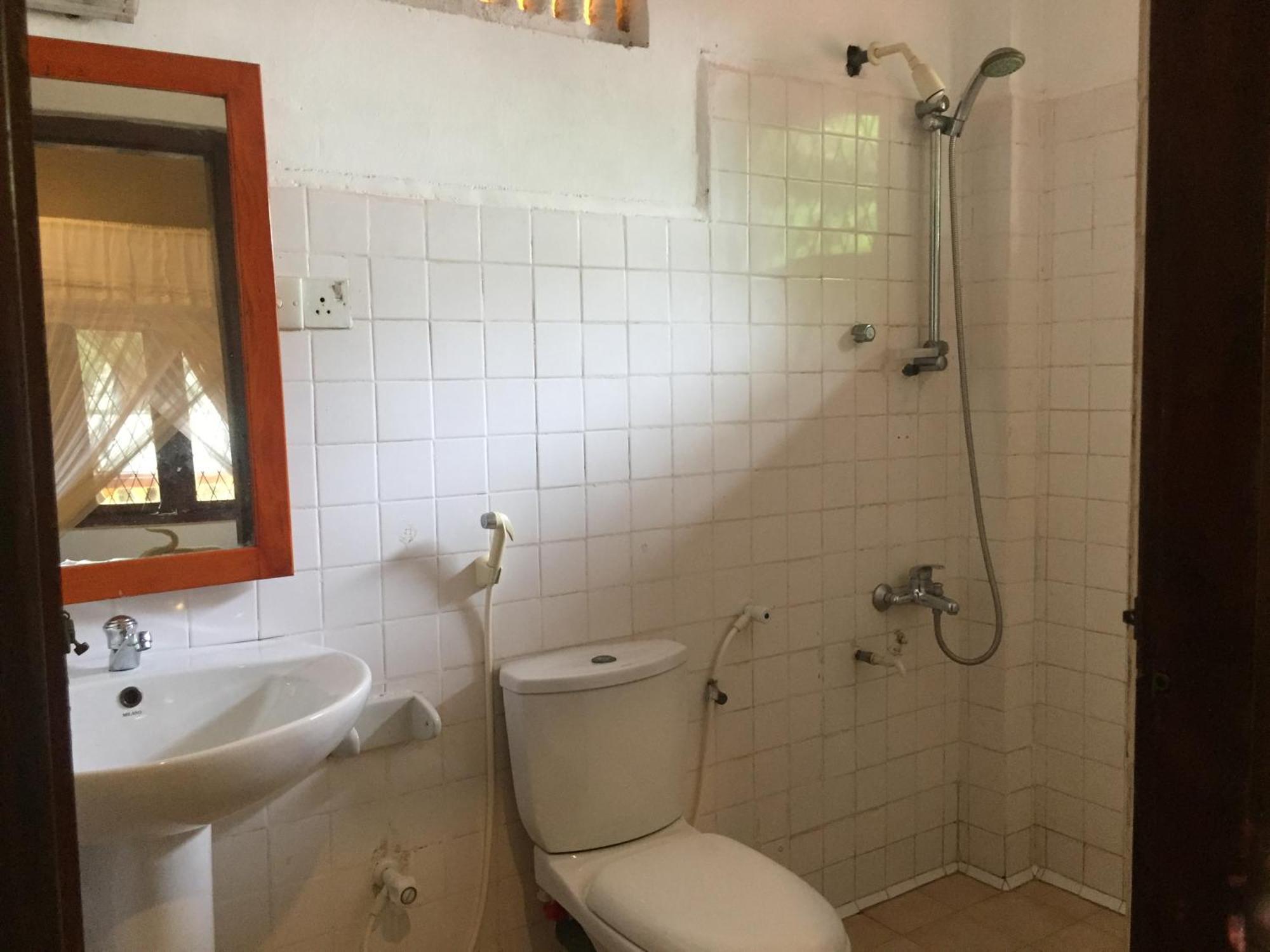Brinkhouse Guesthouse , Unawatuna Beach Экстерьер фото