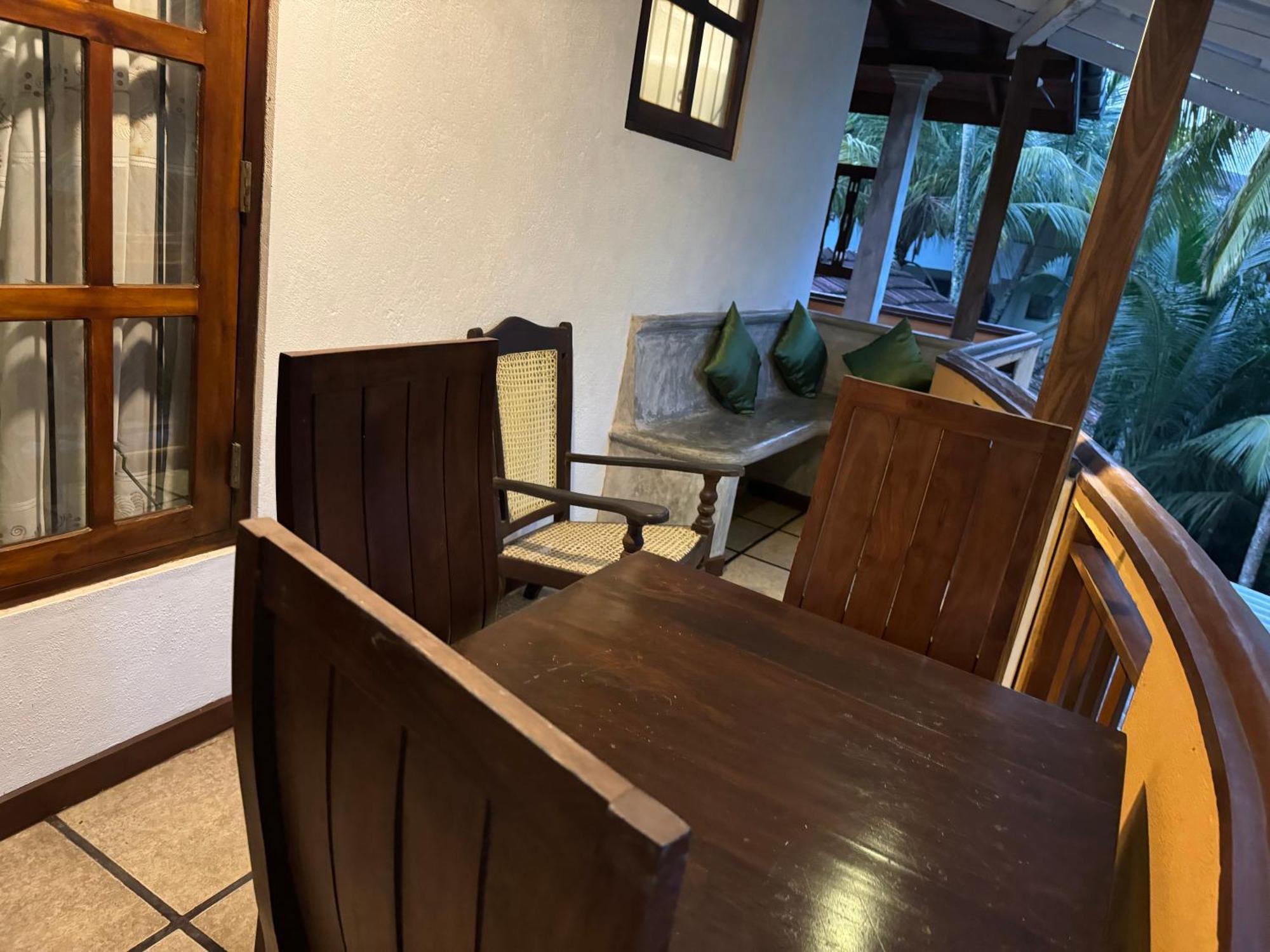 Brinkhouse Guesthouse , Unawatuna Beach Экстерьер фото