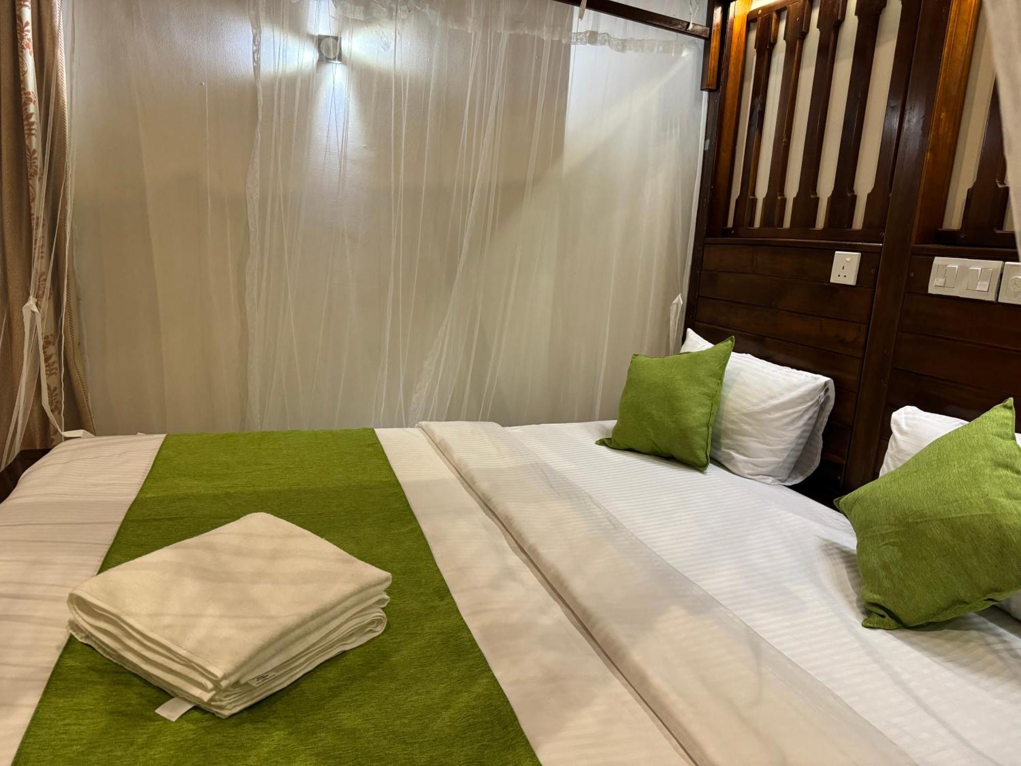 Brinkhouse Guesthouse , Unawatuna Beach Экстерьер фото