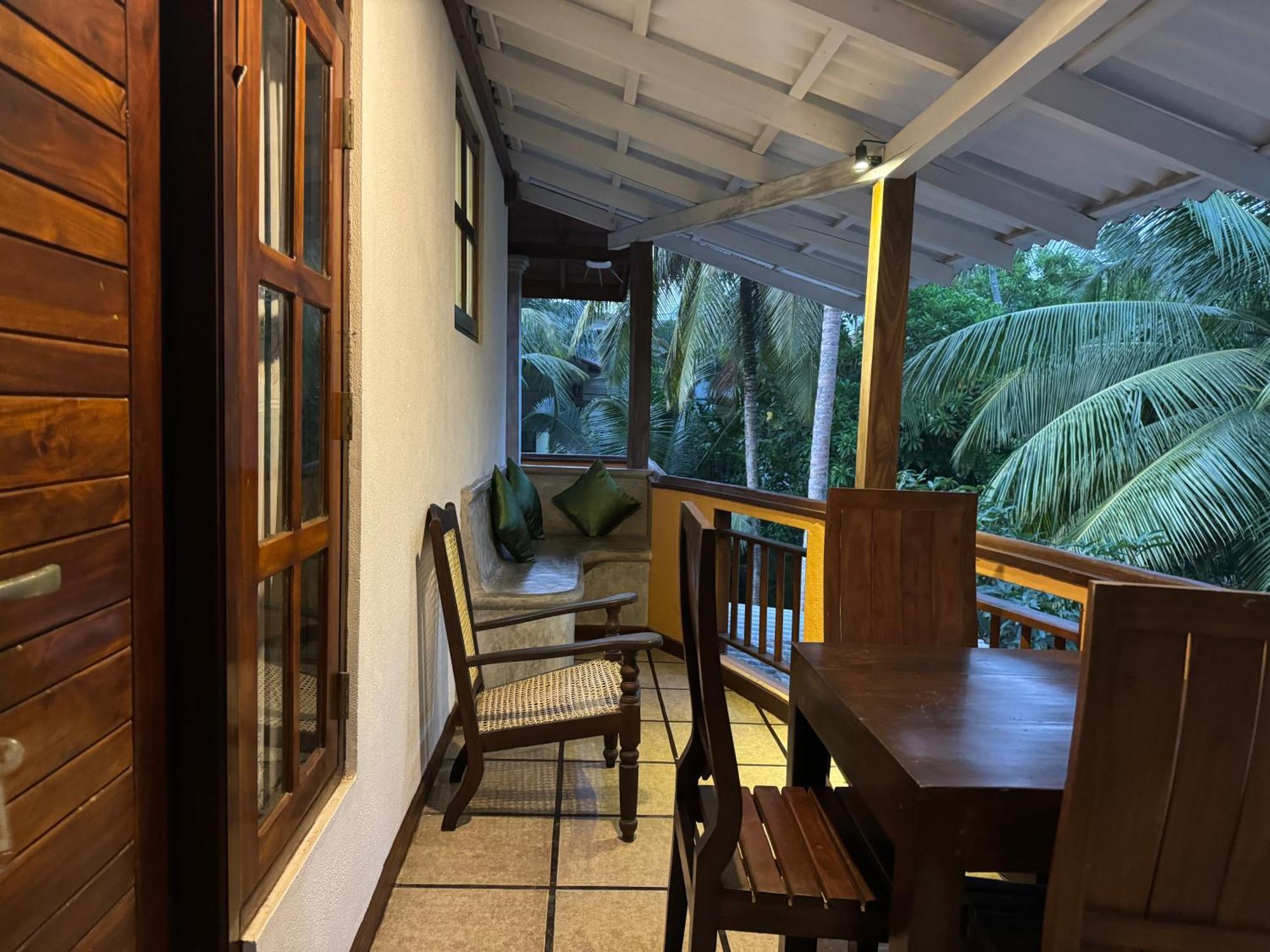 Brinkhouse Guesthouse , Unawatuna Beach Экстерьер фото