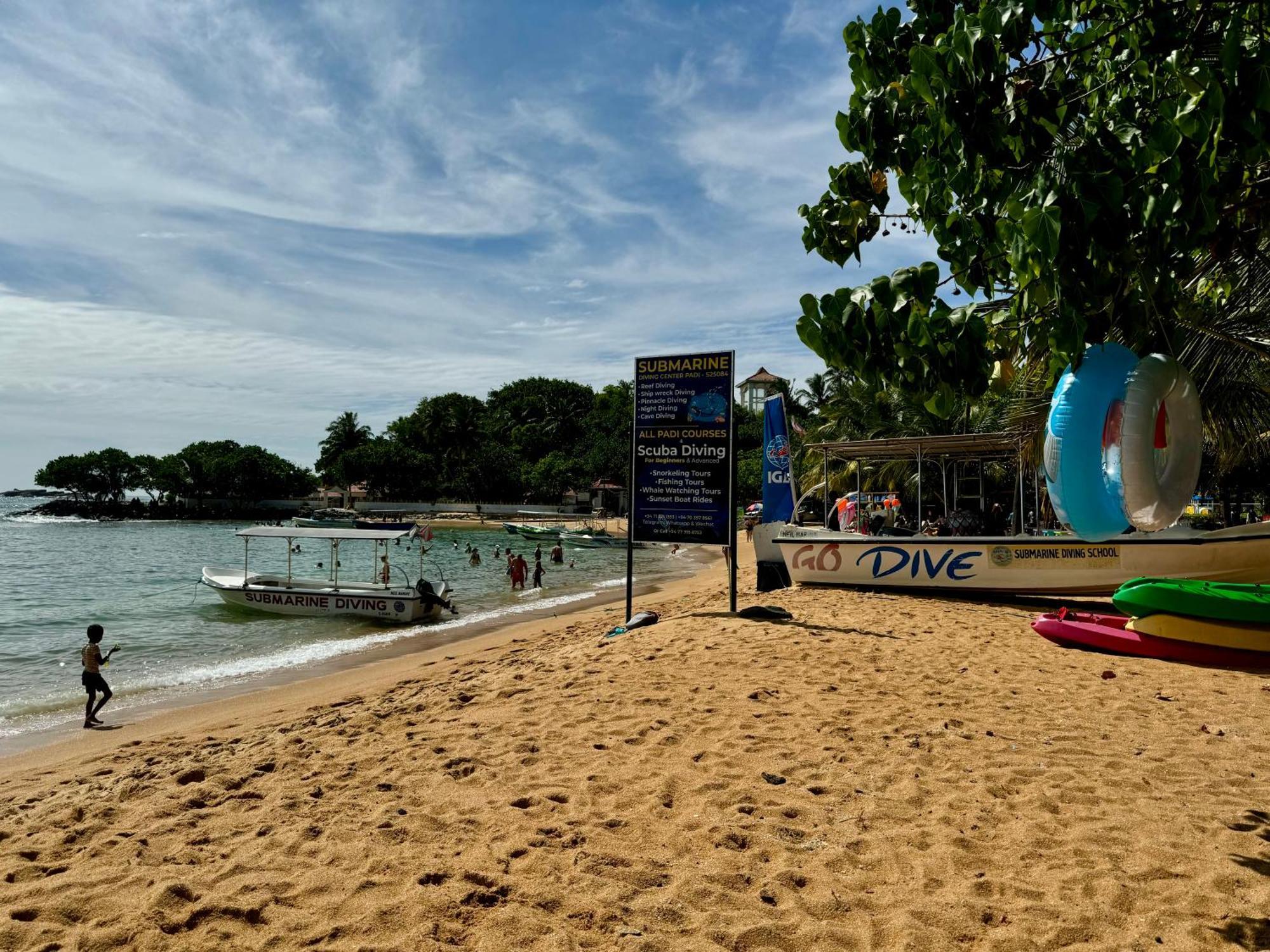 Brinkhouse Guesthouse , Unawatuna Beach Экстерьер фото