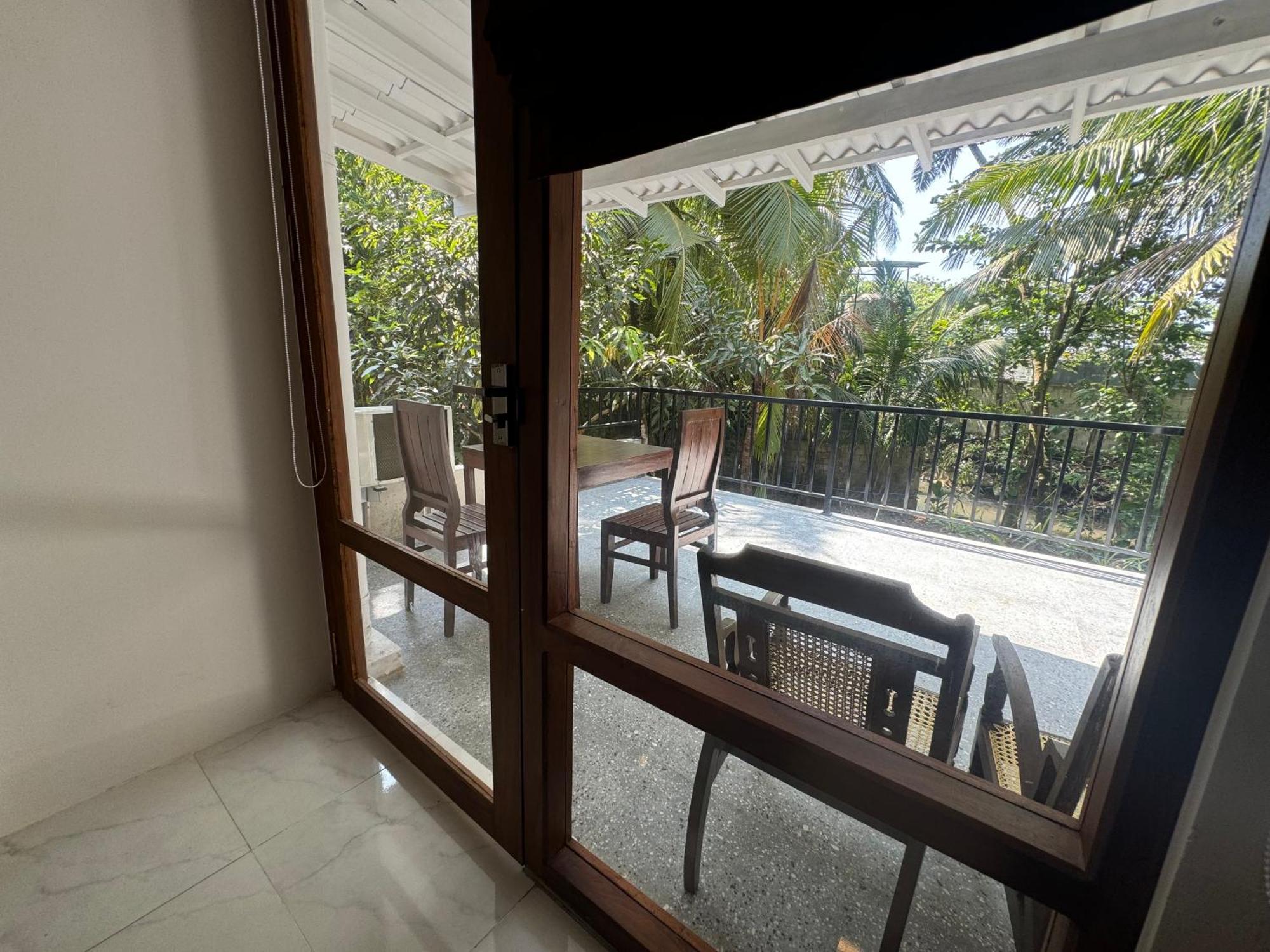 Brinkhouse Guesthouse , Unawatuna Beach Экстерьер фото