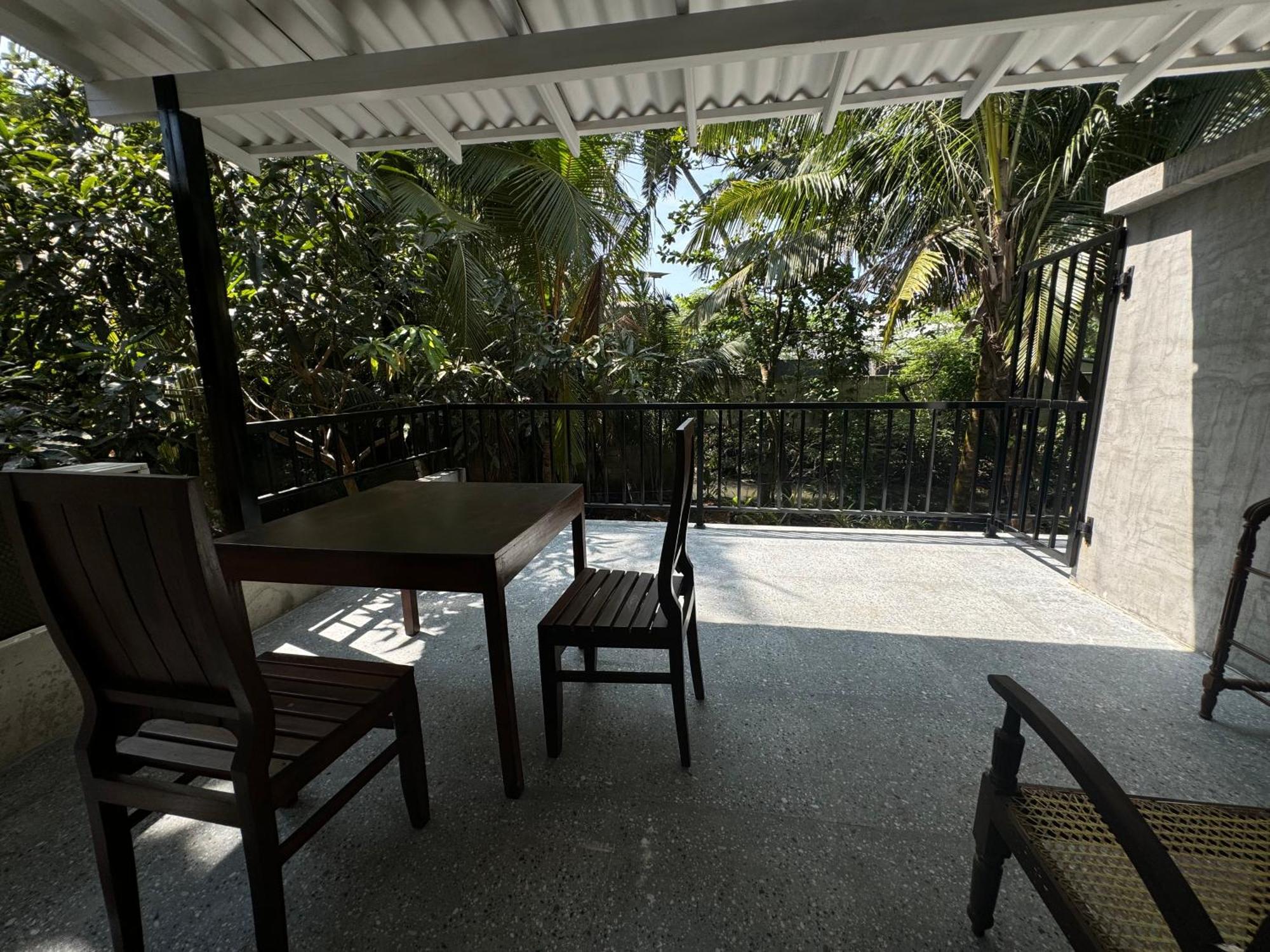 Brinkhouse Guesthouse , Unawatuna Beach Экстерьер фото