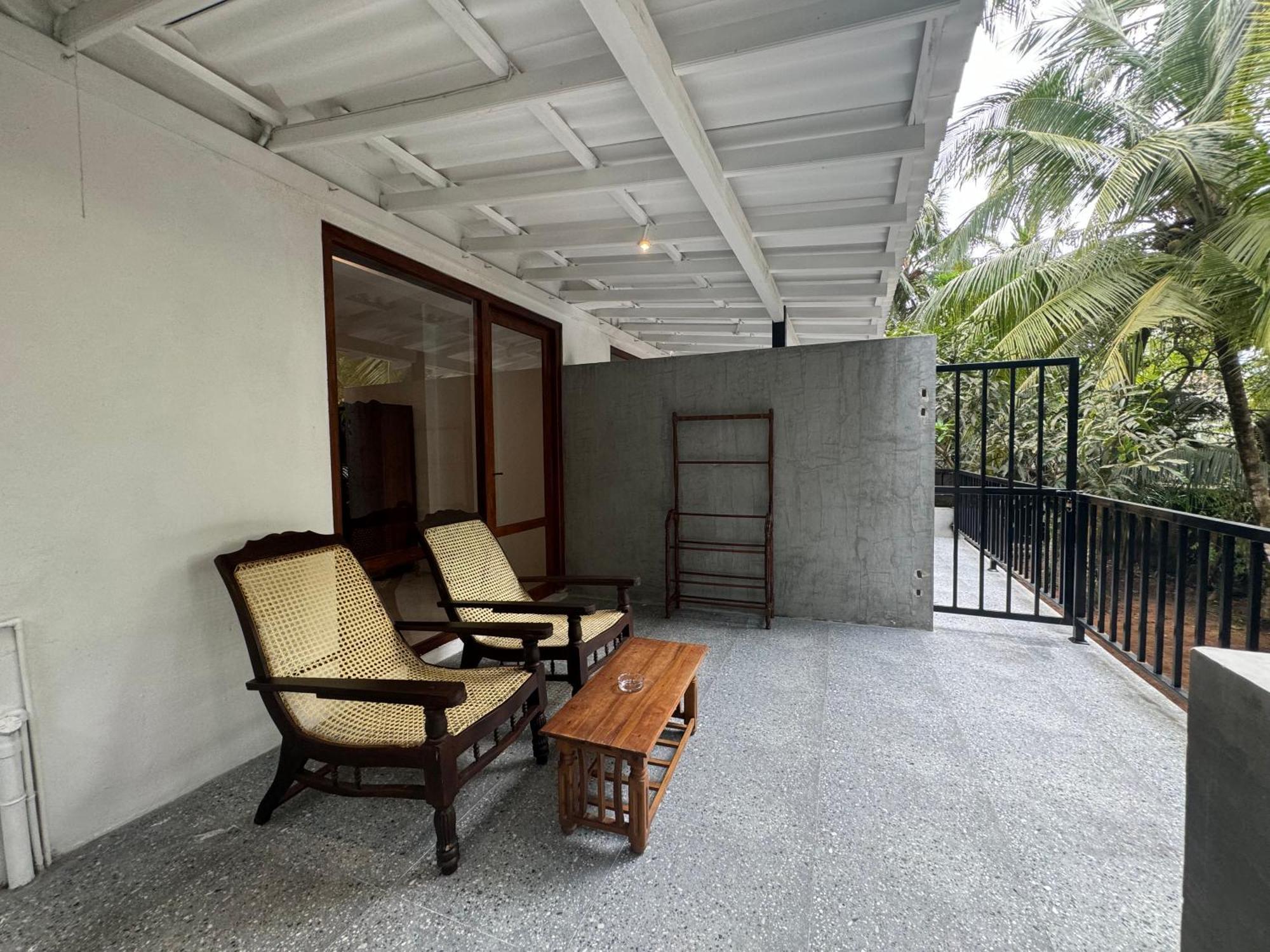 Brinkhouse Guesthouse , Unawatuna Beach Экстерьер фото