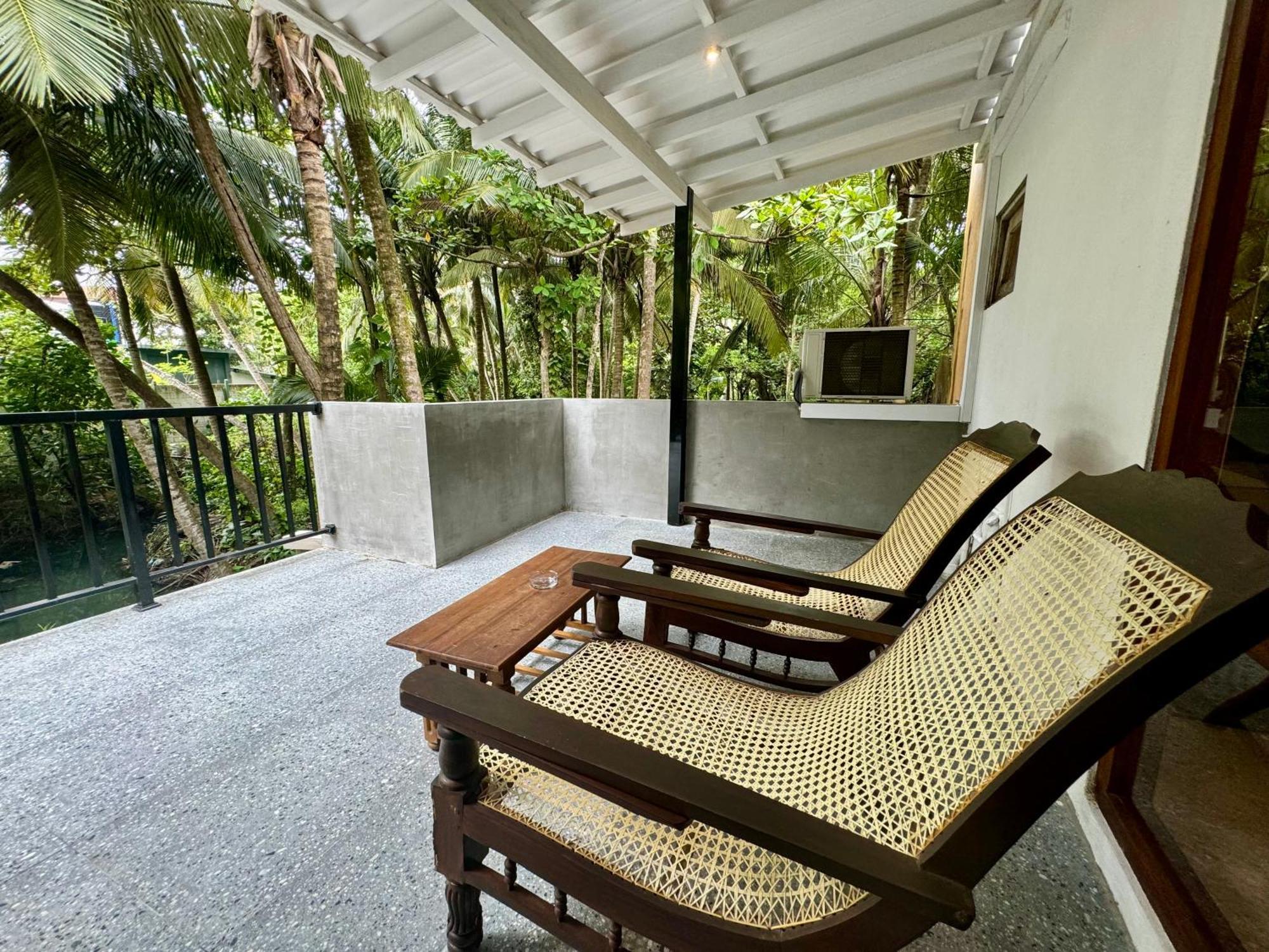 Brinkhouse Guesthouse , Unawatuna Beach Экстерьер фото