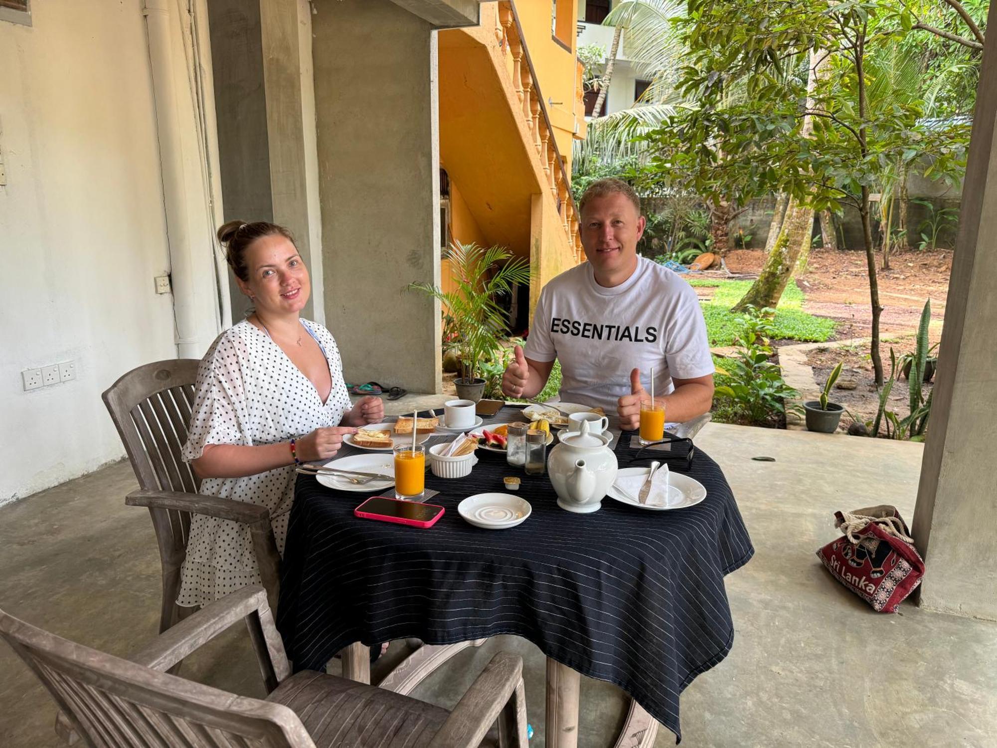 Brinkhouse Guesthouse , Unawatuna Beach Экстерьер фото