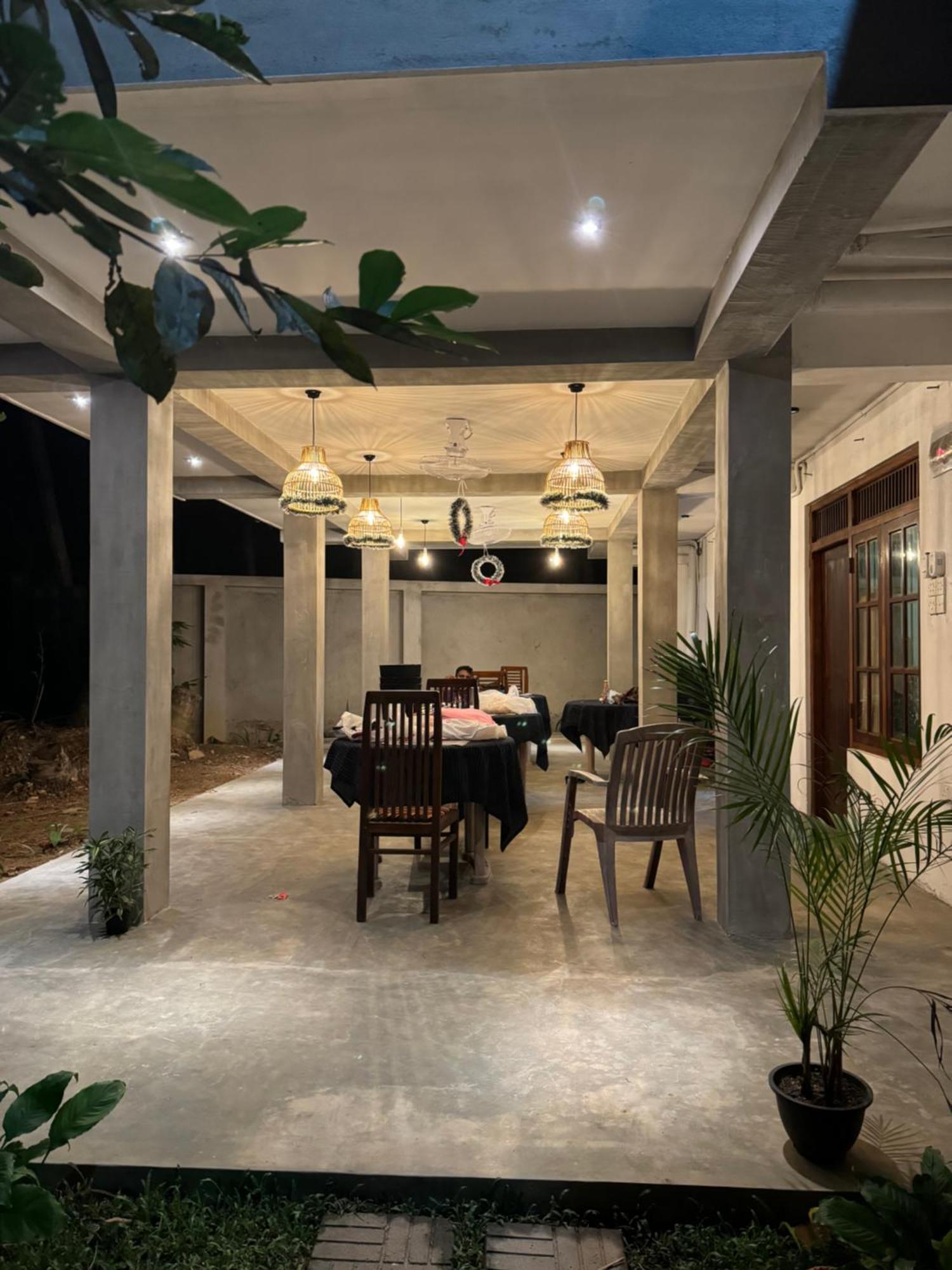 Brinkhouse Guesthouse , Unawatuna Beach Экстерьер фото